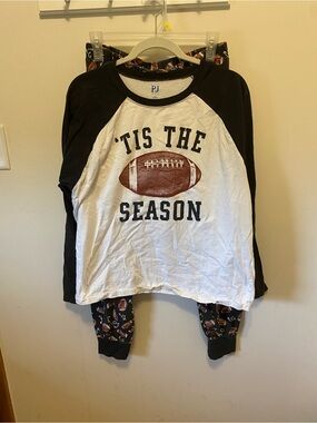 PJ Place Men’s large pajama set football season